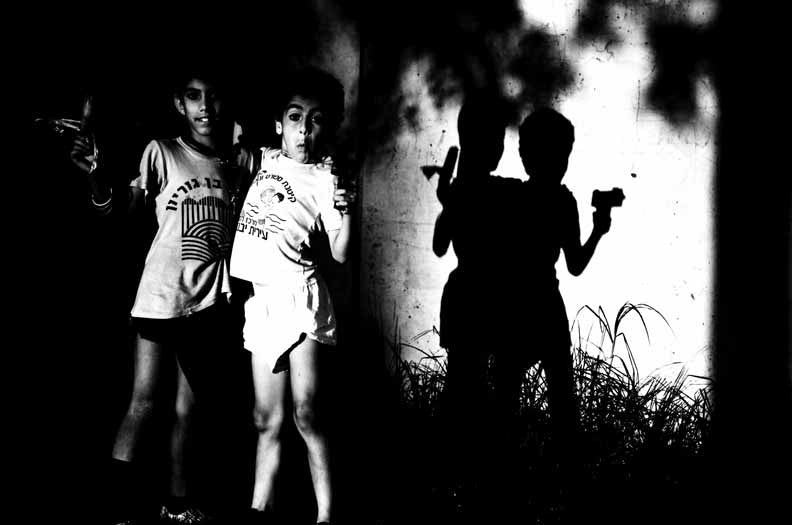 צל עובר - Moving Shadow # 7